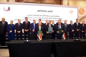 «البنك الأهلي» يشارك في مبادرة «حدث بياناتك في مصر» لخدمة المصريين بالخارج 8 1 1