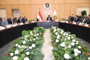 وزير الصناعة يبحث تحديات قطاع مواد البناء وخطط زيادة الإنتاج والصادرات 7 FB IMG 1787737599743