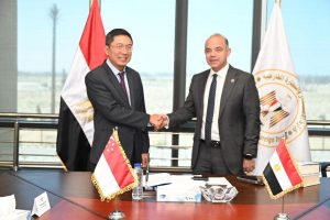 وزير الاستثمار يبحث مع سفير سنغافورة تعزيز التعاون الاستثماري والتجاري 6 وزير الاستثمار