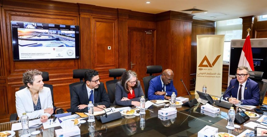 وزير التخطيط يبحث مع البنك الدولي ومؤسسات دولية إطلاق «آلية ضمان تمويل البنية التحتية» 11 IMG 20260923 WA0010